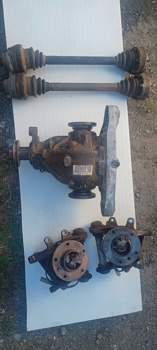 Заден мост BMW E38 +диф+ полуоски