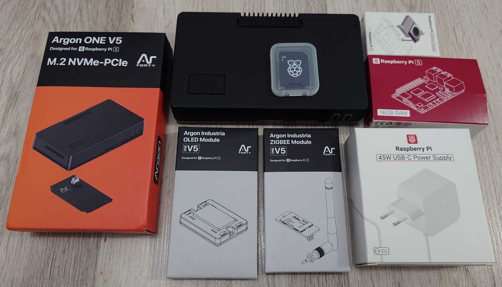 Raspberry PI5, 16GB RAM, Carcasa Argon One V5 M2 NVME cu ZigBee Module
