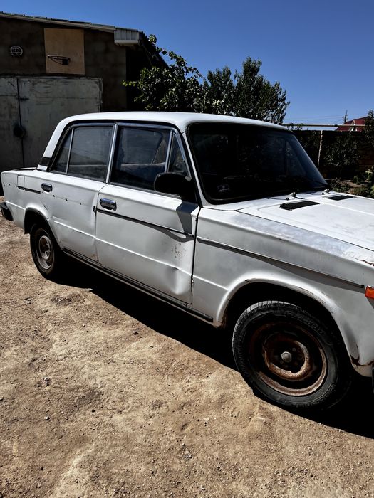 Ваз-Жигули-2106 white