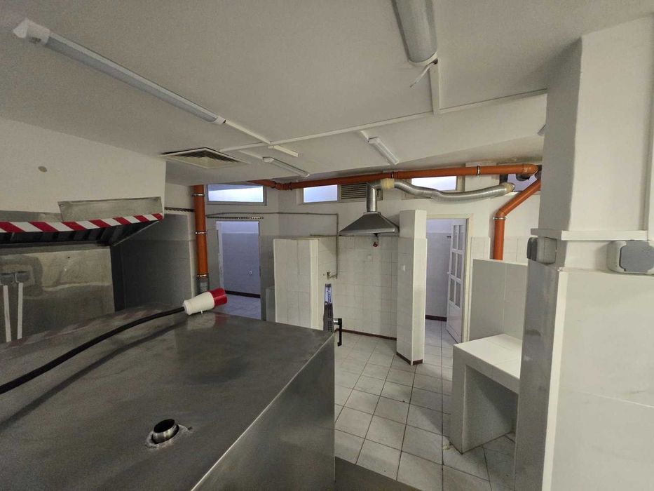 Дава се под наем Заведение в Варна, Център - 240 кв.м за 2000 € - Снимка #11