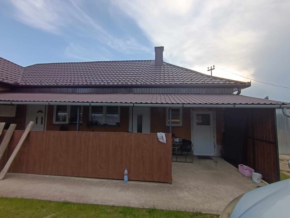 Executăm Jgheaburi și burlane reparații acoperișuri dulgherie pervaze