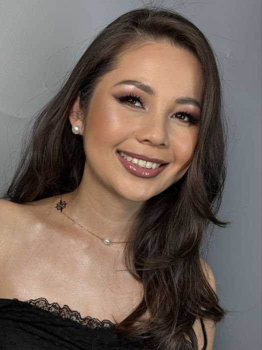 Макияж локоны ,  прическа / возможен выезд