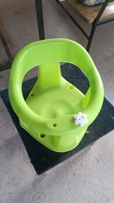 Сиденье для купания детей с присосками