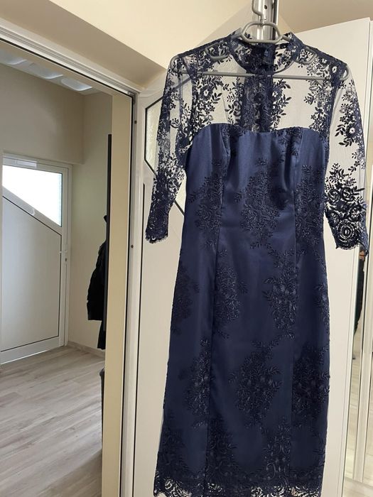 Официална  рокля