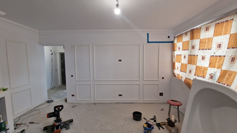 Montaj profile decorative, plinta parchet, cornisa, ancadramente