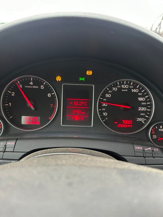 AUDI A4 2000 — imagine 2