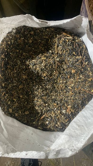 Продается отход от семечки. Есть сена в тюках.