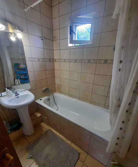 Inchiriez camera vila zona Eroii Revolutiei