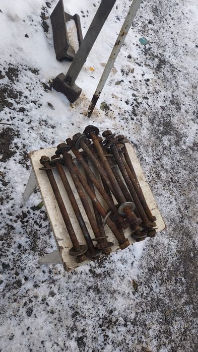 Продам шпильки R16