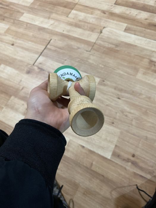 De vanvare o kendama mama jucat doar o zi cu e