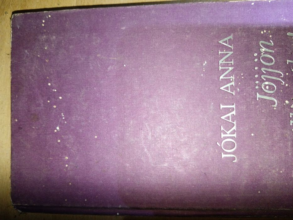 Diverse cărți în limba maghiara