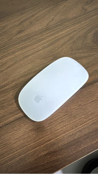 Мышка apple для макбука, в отличном состоянии