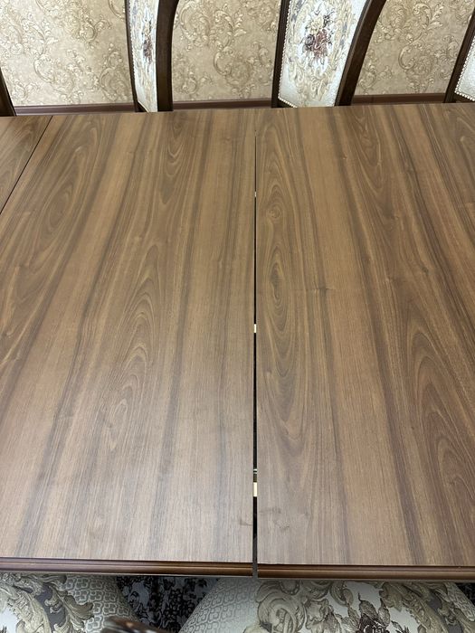 стол и стул для гостиной