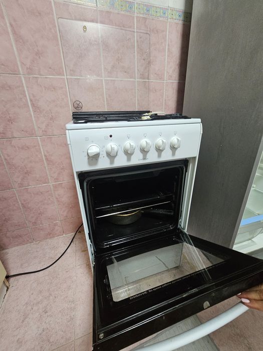 Продам газ плиту