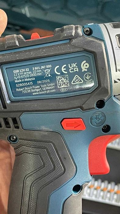 Filetanta Bosch Professional GSR 12V-32 de 12 V (motor fără perii, cu baterie de 4,0 Ah, GAL 12V-20, accesorii, L-BOXX)