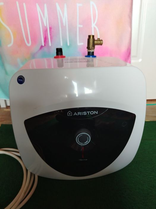 Boiler Ariston, capacitate 10 litri