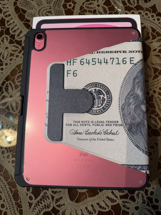 Tabletă iPad 10  cu garanție la cutie cu husă.