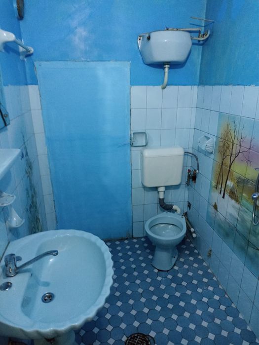 Inchiriez Camera la Curte, utilități incluse in buget