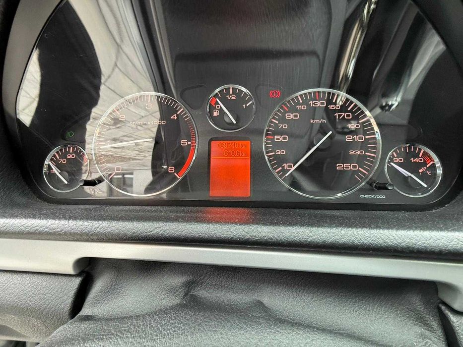 Peugeot 407 (schimb cu suzuki ltz 400 si ltr 450)