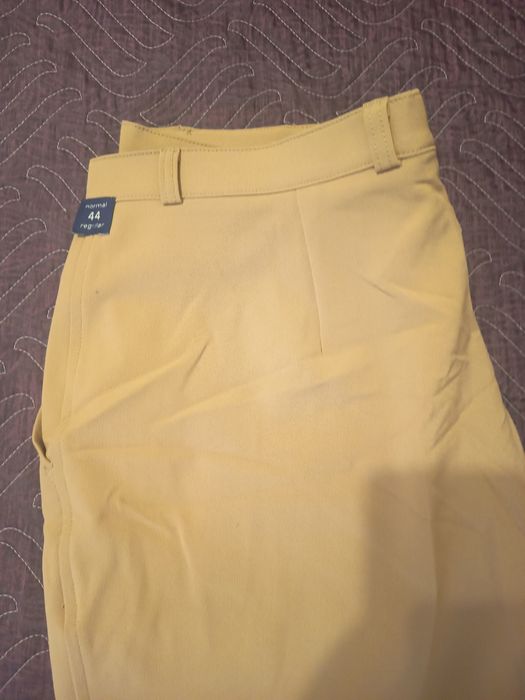 Pantaloni dama bej - mărime 44