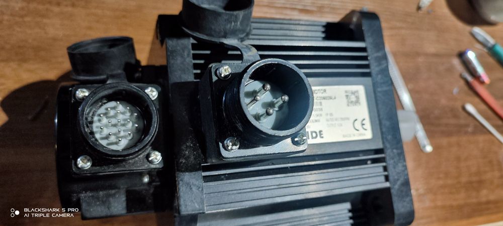 Серводвигатель переменного тока.