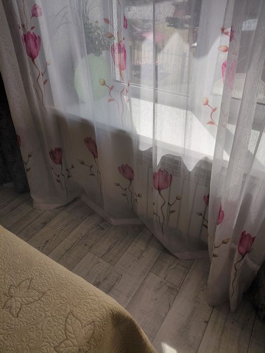 Продам тюль и шторы.