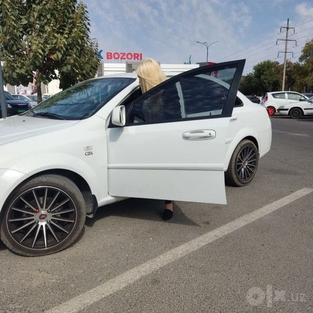 Продам машину Chevrolet Lacetti