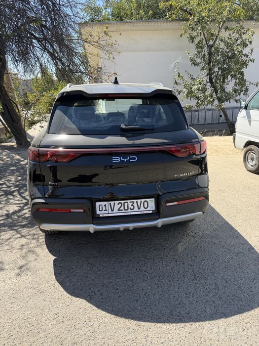 Byd yuan up gibrit 110 km zapas xod benzin 4.5 L