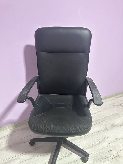 Бюро за маникюрист стол и шкаф