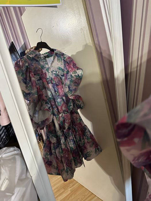 Рокля с цветя и колан