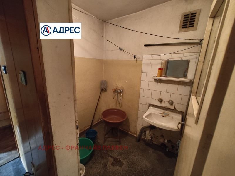 Продава се Тристаен апартамент в Плевен, Широк център - 96 кв.м за 1407 €/кв.м - Снимка #4