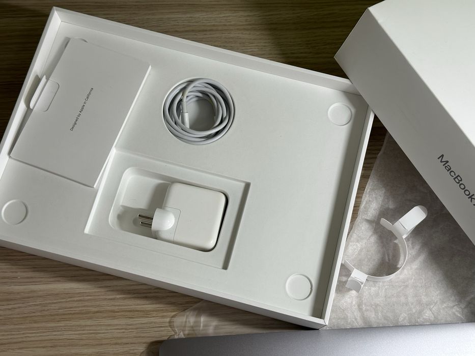 Macbook M1 Air 8/256/87%