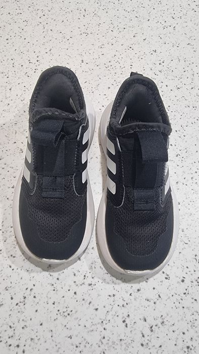 Детски маратонки адидас за момче