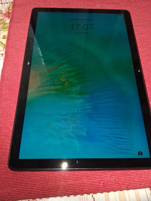 Vând tabletă WUAWEI Mate Pad T 10,1 inchi în stare bună preț 400 lei