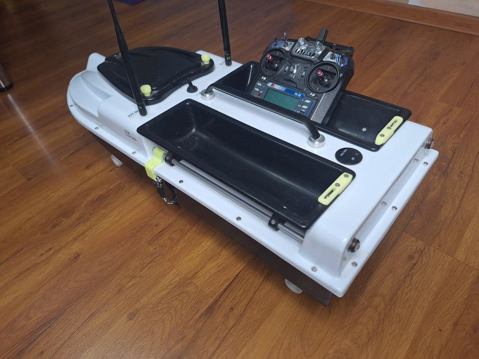 Кораблик для рыбалки