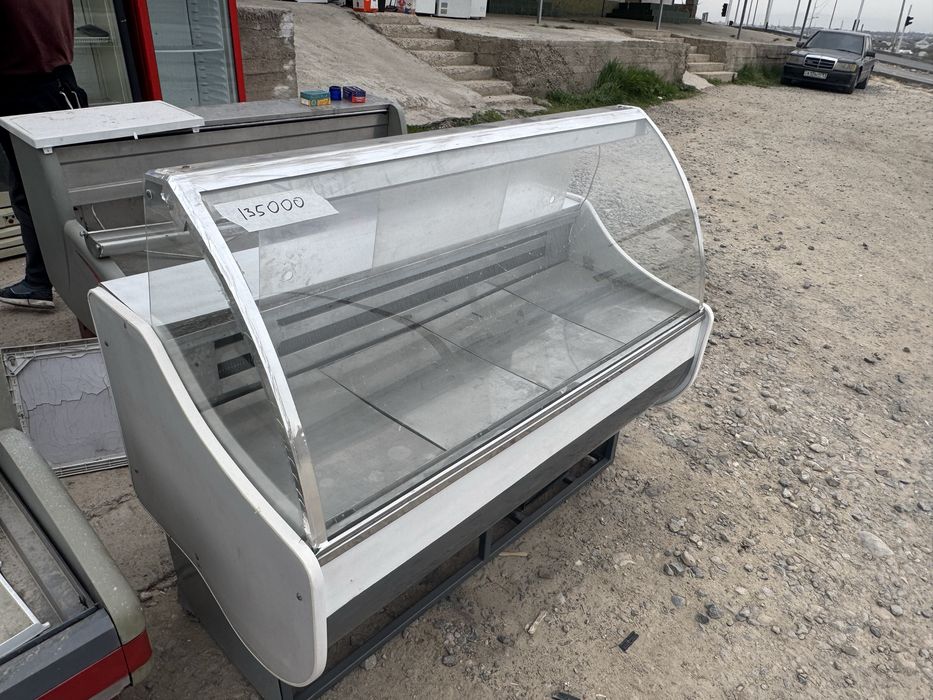 Витринный холодильник сатылады