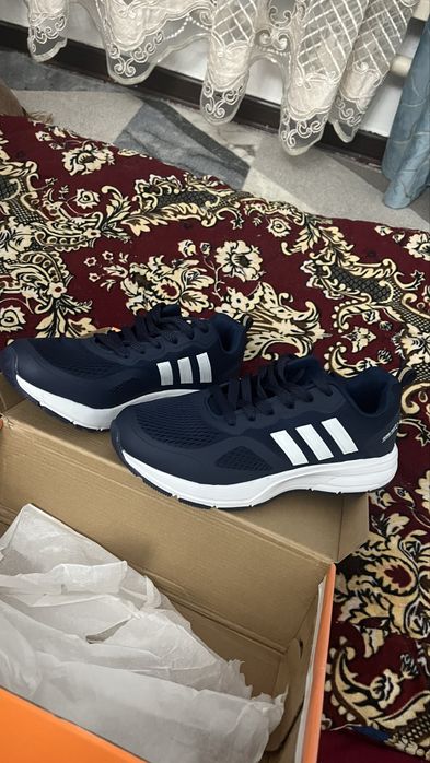 Красопка нови адидас