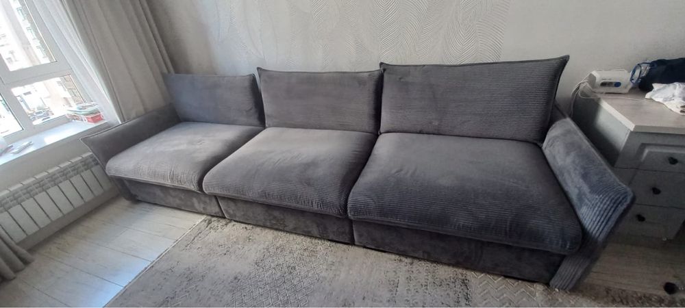 Продам диван длина 3,4м ширина 1,15 в открытом 1,65