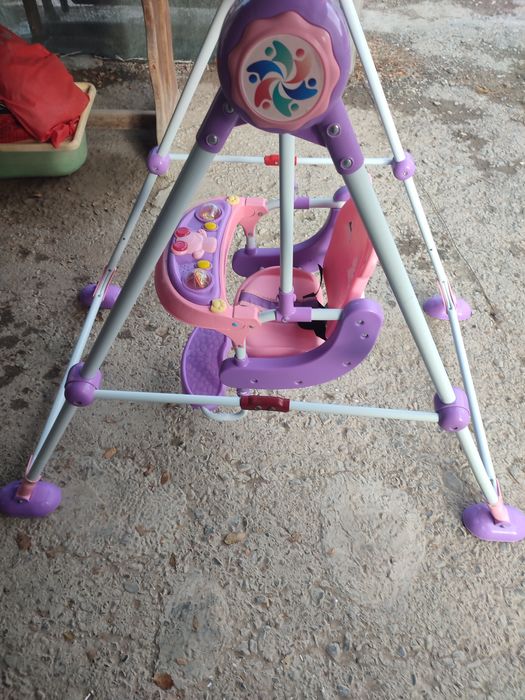 Детская качеля розовая