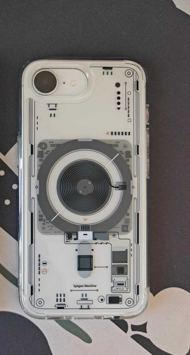 Чехол Spigen для iPhone 16e/17e