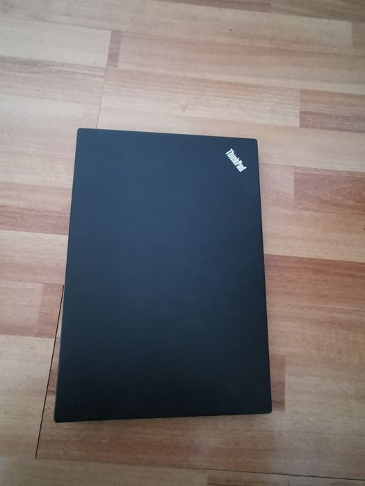 Laptop ThinkPad negru