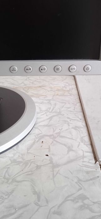 Монитор Samsung SyncMaster 740N   Монитор Philips 170c