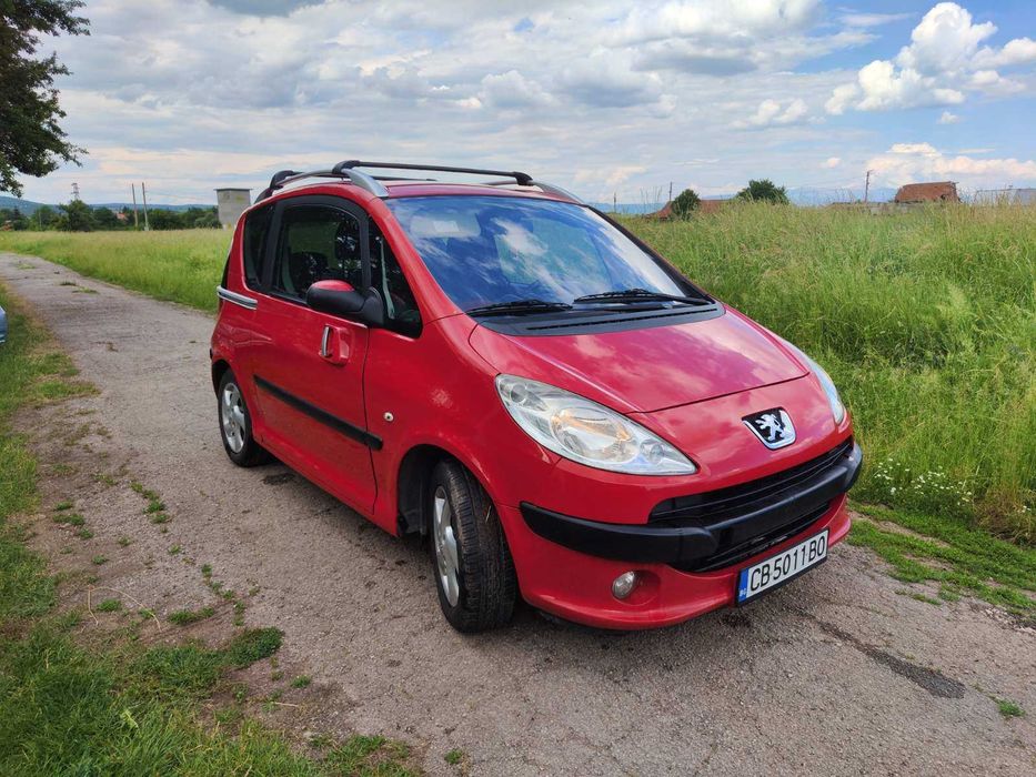 Автомобил  Пежо  1007