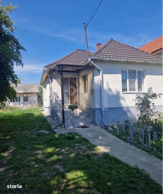 Casa cu teren in Uriu – renovata, curte, gradina si teren arabil