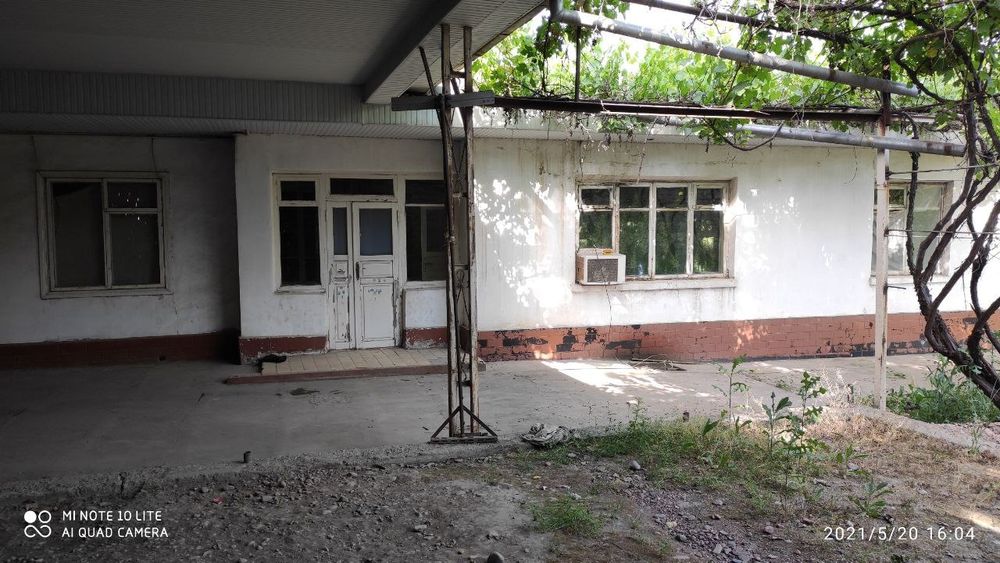 Продаётся участок с двумя домами, г.Нурафшон 10.7 сот.