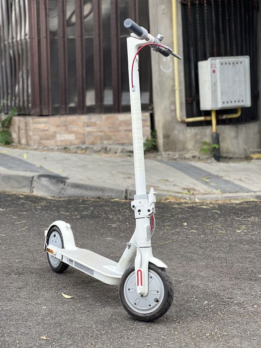 Trotinetă electrică Xiaomi pro albă perlat două motoare