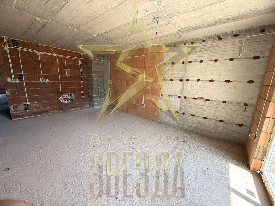 Продава се Тристаен апартамент в Пловдив, Кючук Париж - 101 кв.м за 1574 €/кв.м - Снимка #1