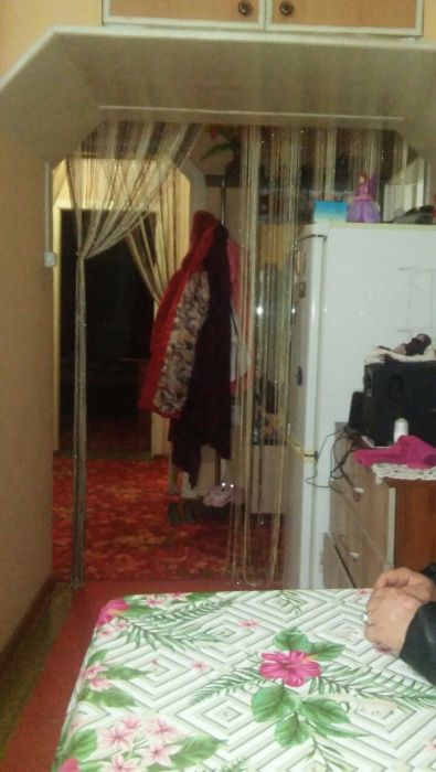 Продам спутник1 3ком 1этаж 2этажки деревянный дом с ремонтом