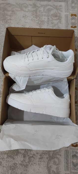 Кроссовки мужские белые