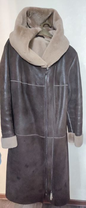 Продам дублёнку женскую.